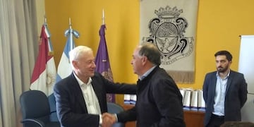 El Rector Hugo Juri, en la firma del acuerdo con el Intendente Chavero
