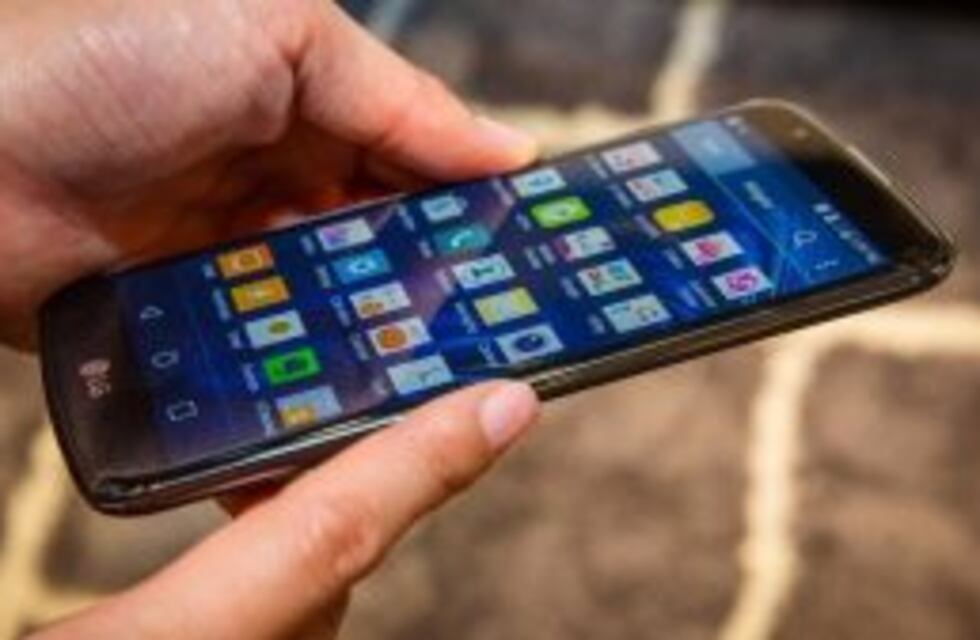 Brindan consejos para cuidar los celulares y proteger al medio ambiente