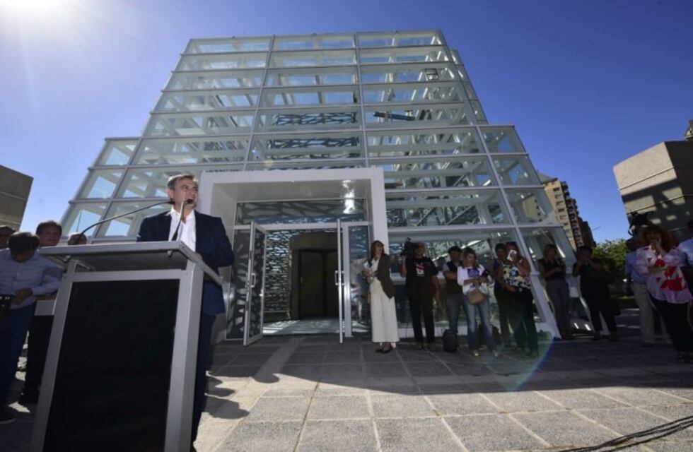 Mestre confirmó que algunos de sus funcionarios fueron tentados para quedarse con Llaryora