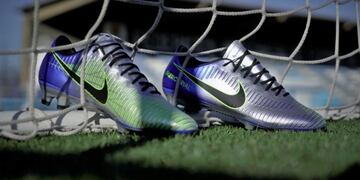 Colgaron los botines: uno con su selección, el otro abandonó por completo el fútbol. Foto: Archivo.