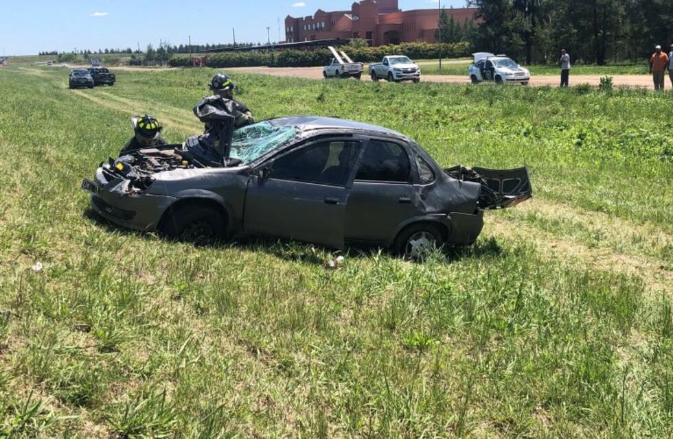 Al menos una moto y dos autos chocaron en la autopista Rosario-Córdoba