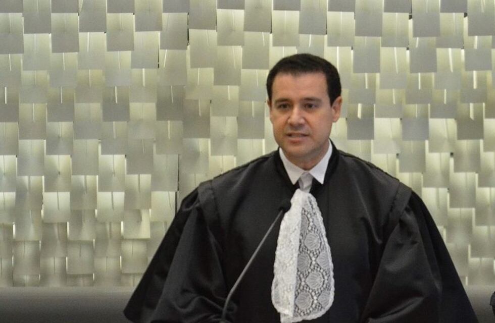 Un magistrado brasileño apareció sin pantalones durante sesión online de la Justicia