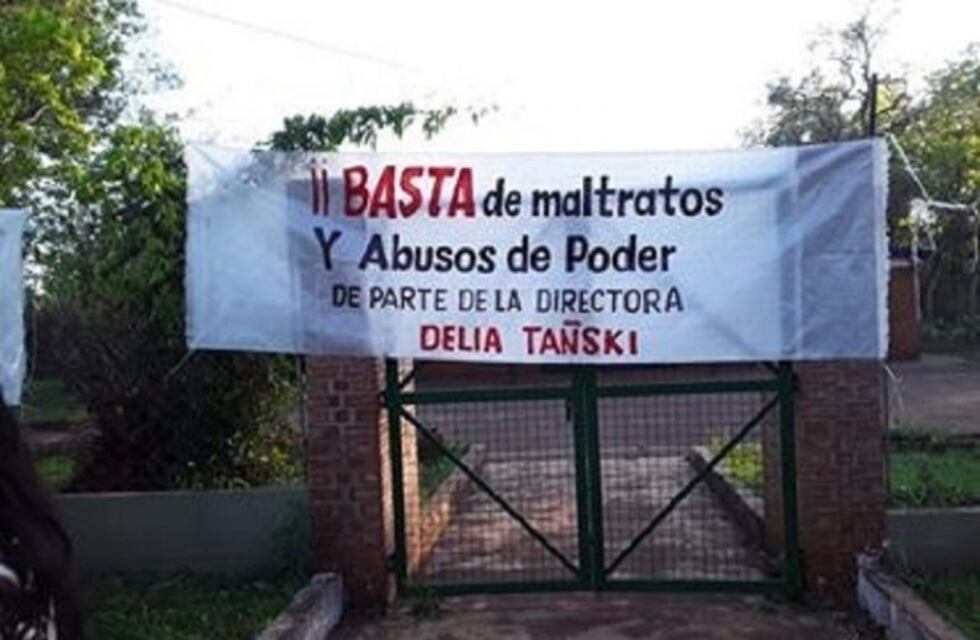 Abuso de poder en el aula: padres y docentes denuncian a la directora de una escuela en Corpus