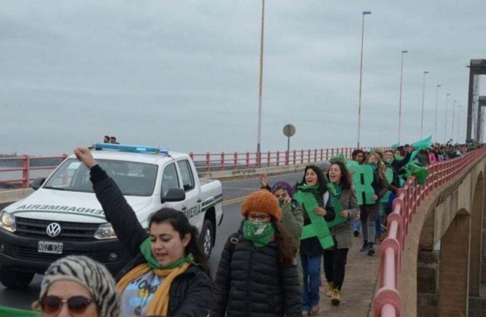 El "Puentazo Federal" por el aborto legal contó con una amplia convocatoria