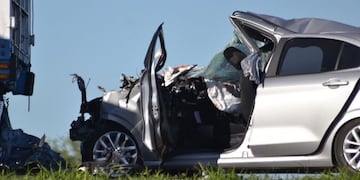 Así quedó uno de los autos involucrados en el choque múltiple en la ruta 34\u002E
