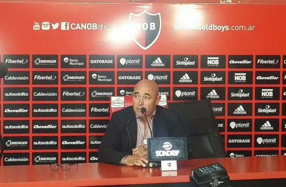 Llop se presentó en Newell's y anticipó una nueva reunión para convencer a Maxi Rodríguez