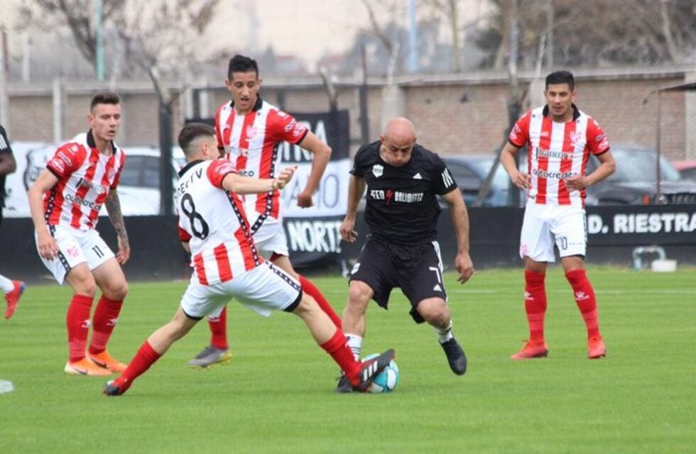 Instituto definió el equipo para recibir a Chacarita