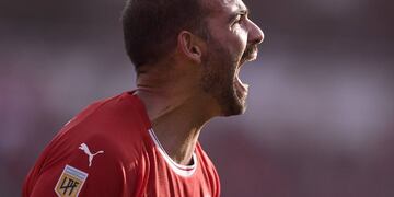 Martín Cauteruccio celebra su gol ante Huracán (Independiente)
