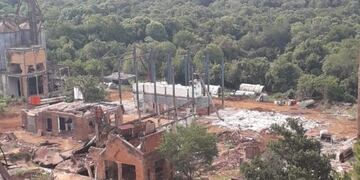 Terminaron de desguezar Tungoil, la fábrica de aceite de tung de Santo Pipó