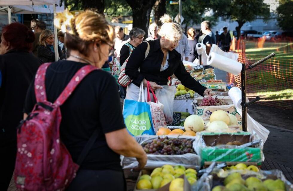 Convocan a productores y comerciantes para ferias en los barrios