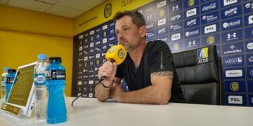 Diego Cocca ya no será DT de Central (Archivo @CARCoficial)