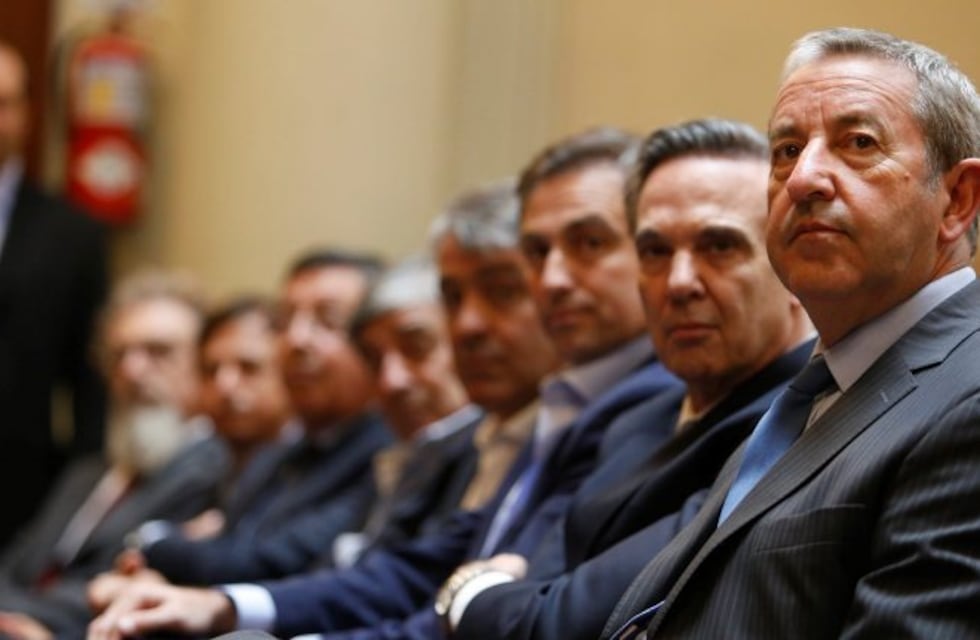 Julio Cobos: "Si esto no funciona no habrá más alternativa que el control de cambios"