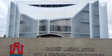 El caso positivo del comisario se confirmó el 21 de julio\u002E Y la sede legislativa es desinfectada\u002E