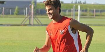 El volante-defensor se anima a todo\u002E También a un ping pong de alto voltaje\u002E