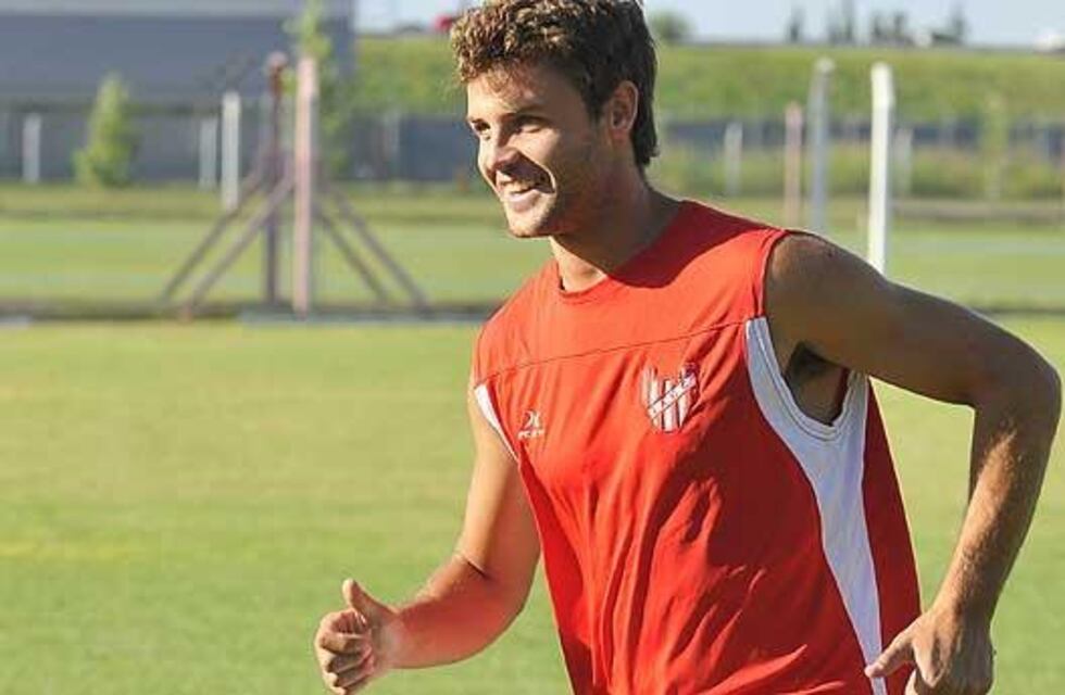 Juan Sills juega donde lo ponen en Instituto