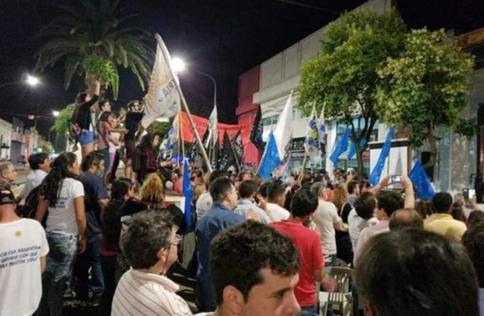 Entrerrianos Kirchnerístas junto a Urribarri lanzan campaña Gualeguaychú