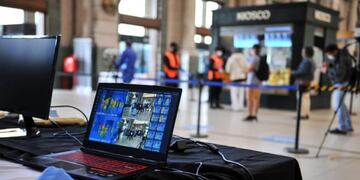 Cámaras térmicas en las estaciones (Foto: Clarín)