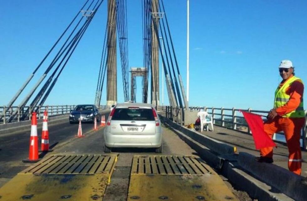 Restringen el tránsito sobre el puente Manuel Belgrano