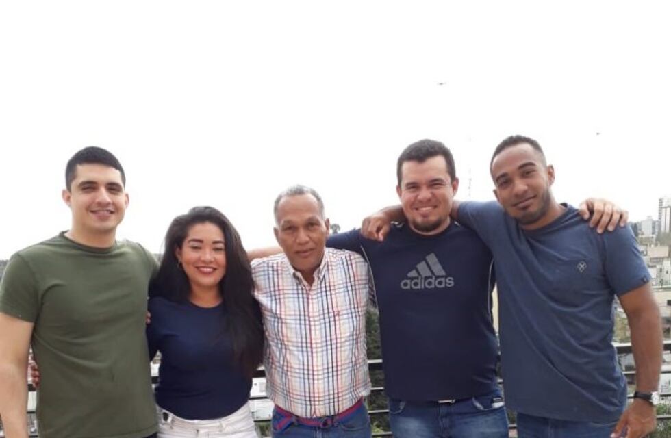 La historia de dos venezolanos en la Argentina que buscan la esperanza en el éxodo