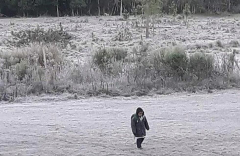 La particular historia del misionerito que cruza el hielo a pie para ir a clases