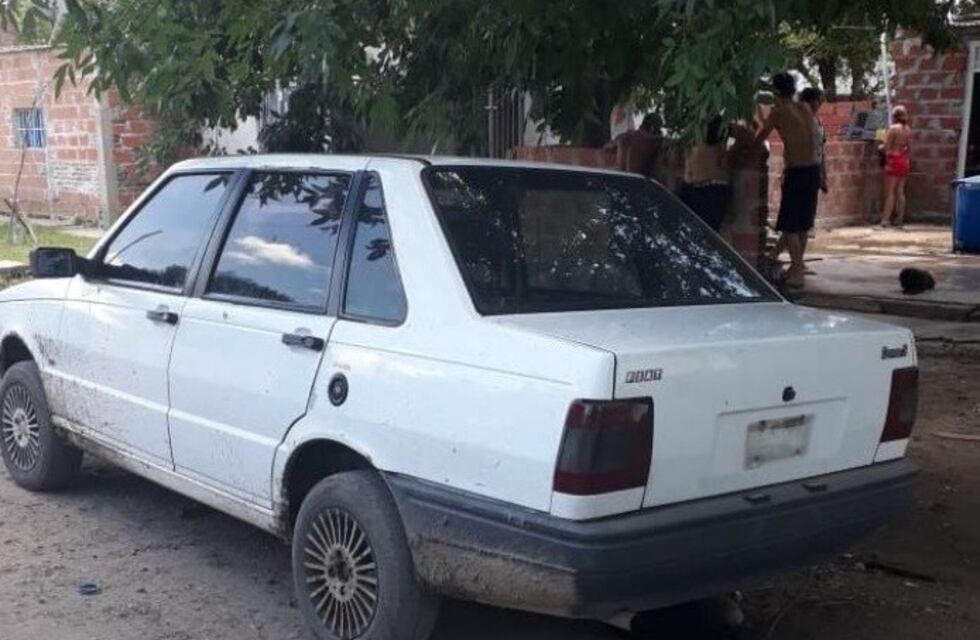 Aprovechó una discusión que tuvo su mujer por una multa para fugarse con el auto