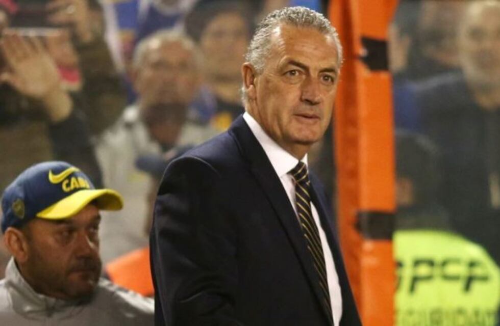Gustavo Alfaro volvió a hablar del arbitraje y le mandó un claro mensaje a Marcelo Gallardo