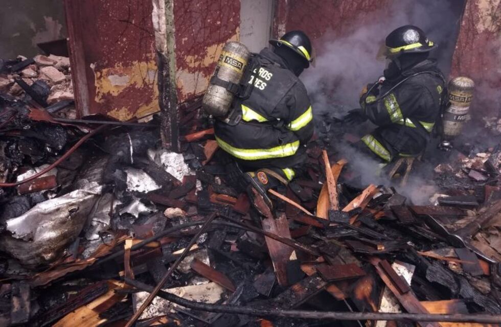 Incendio en una casa deshabitada causó temor en el centro