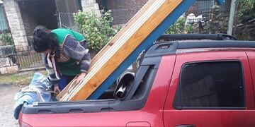 El gesto de una maestra rural de Camino a Chacra de la Merced con una familia que perdió todo tras un incendio\u002E (Facebook)