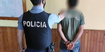 Dos de Mayo: un hombre amenazó a su pareja y atacó a oficiales con un cuchillo