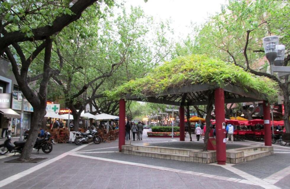 Negocios en la Ciudad de Mendoza decidieron sus propios horarios