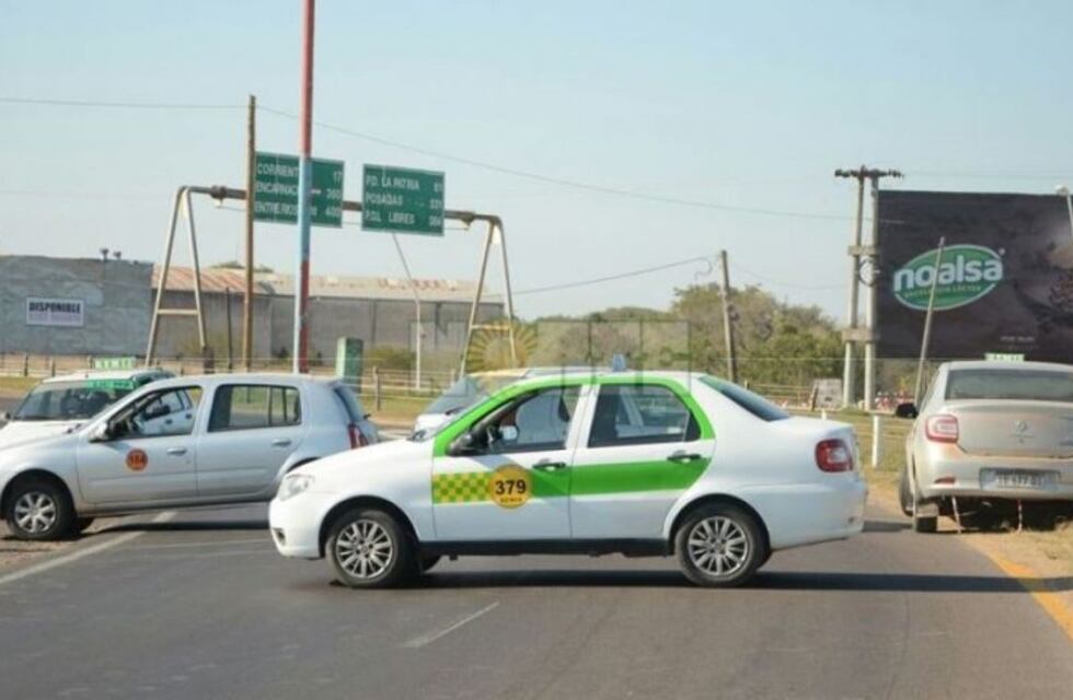 Remiseros y taxistas cortaron nuevamente el Acceso Norte