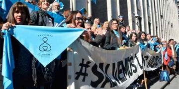 Pañuelazos a favor y en contra del aborto\u002E