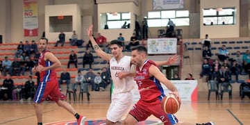 Los cordobeses vencieron a Mendoza y este lunes enfrentan a Tucumán\u002E