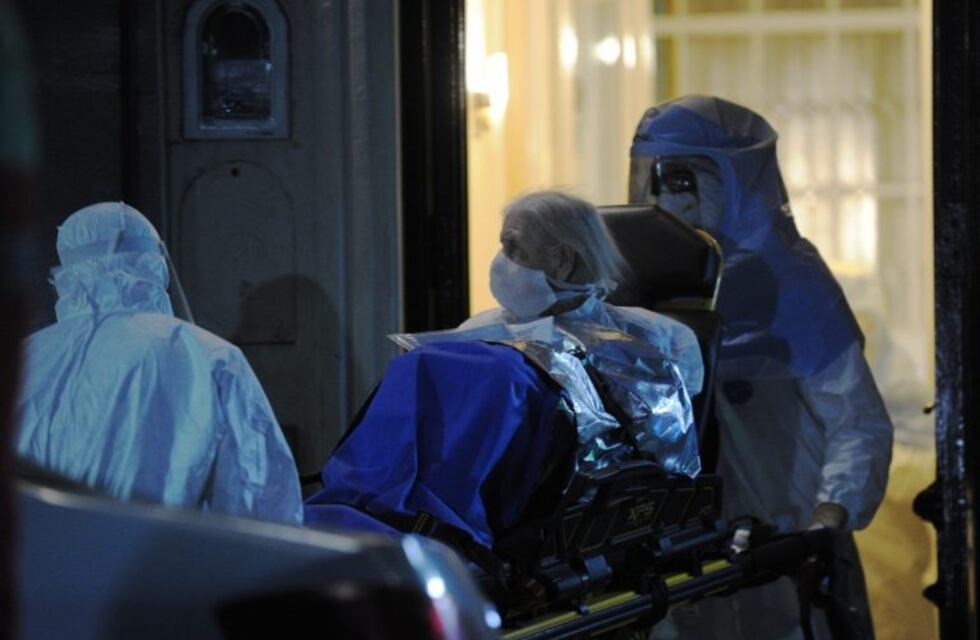 Coronavirus: 25 adultos mayores y cinco trabajadores fueron evacuados de un geriátrico de Recoleta