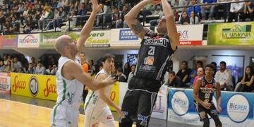 Olímpico ganó sus dos encuentros como local frente a Atenas y mantiene su ilusión de clasificar a cuartos de final\u002E