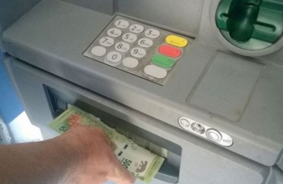 Inicia el pago del medio aguinaldo para los empleados públicos