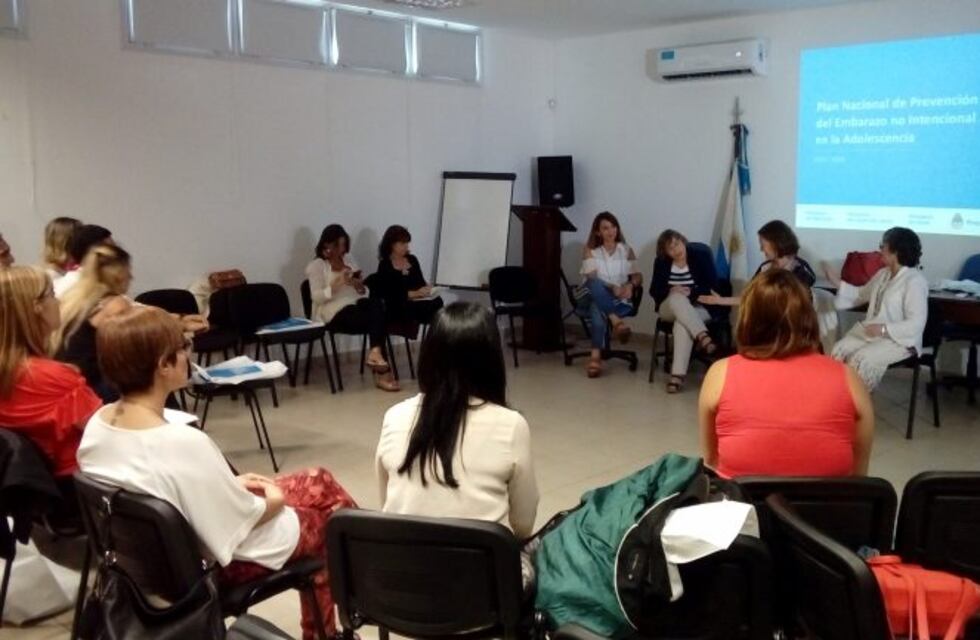 Buscan evitar nuevos embarazos no deseados en madres adolescentes