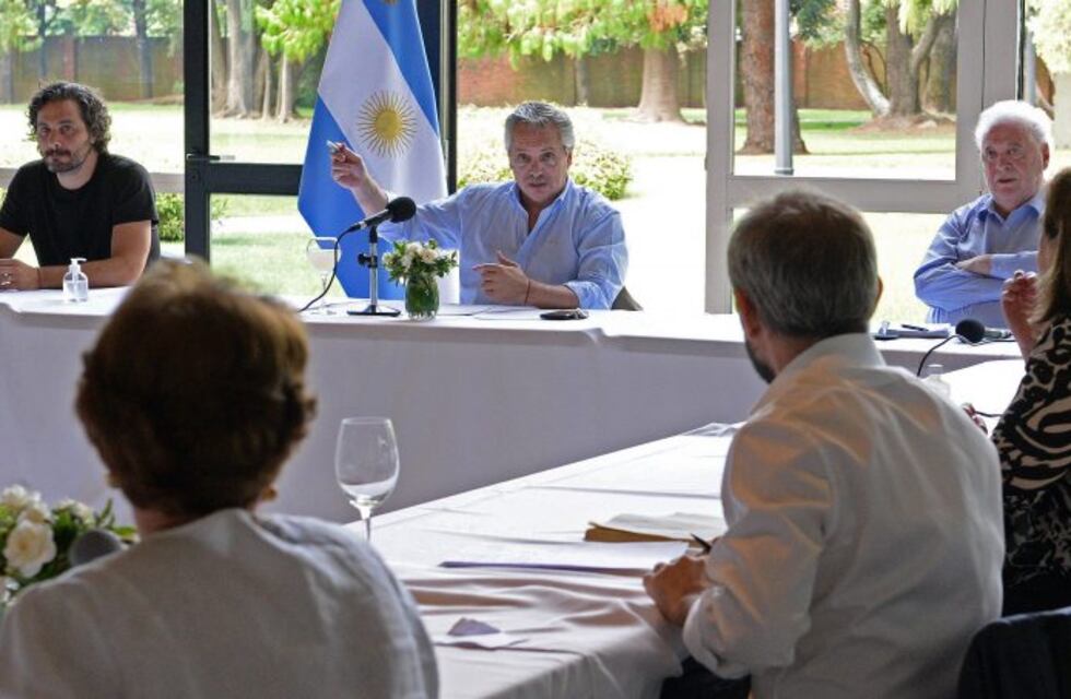 Coronavirus: el Gobierno prohibió despidos y suspensiones por 60 días