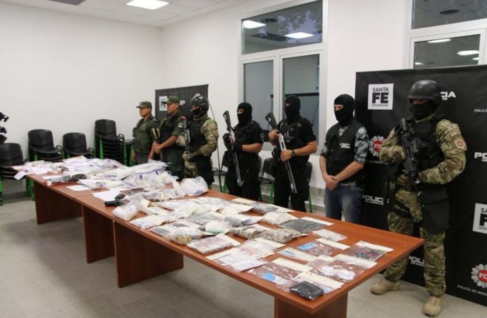 Capturaron a 14 narcos y les secuestraron droga valuada en $5 millones, armas y autos