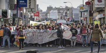 Las calles céntricas de la ciudad recibirán nuevamente a los estudiantes reclamando