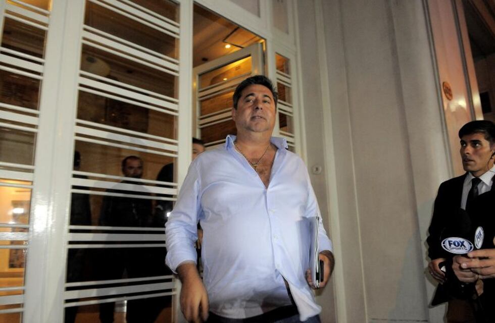 Angelici afirmó que quiere a Tévez y Centurión para la próxima temporada