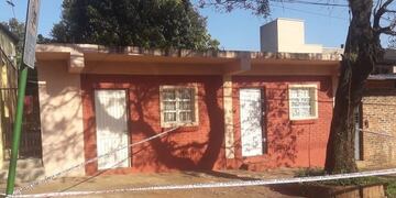 El departamento donde hallaron el cuerpo de una mujer dentro de una heladera\u002E (Foto: Misiones Online)