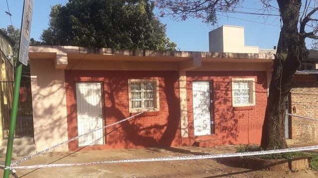 El departamento donde hallaron el cuerpo de una mujer dentro de una heladera\u002E (Foto: Misiones Online)