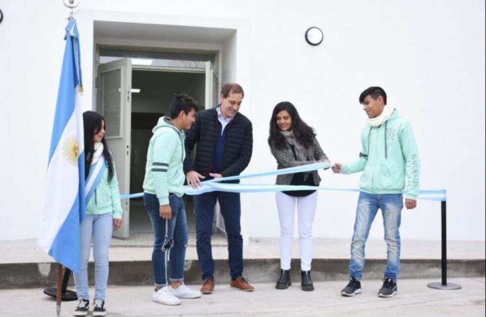 "Hoy la educación pública volvió a ser una prioridad", afirmó Garro en la inauguración de un colegio platense