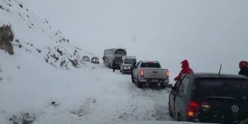 Alerta por intensas nevadas y también viento Zonda en el sur mendocino.