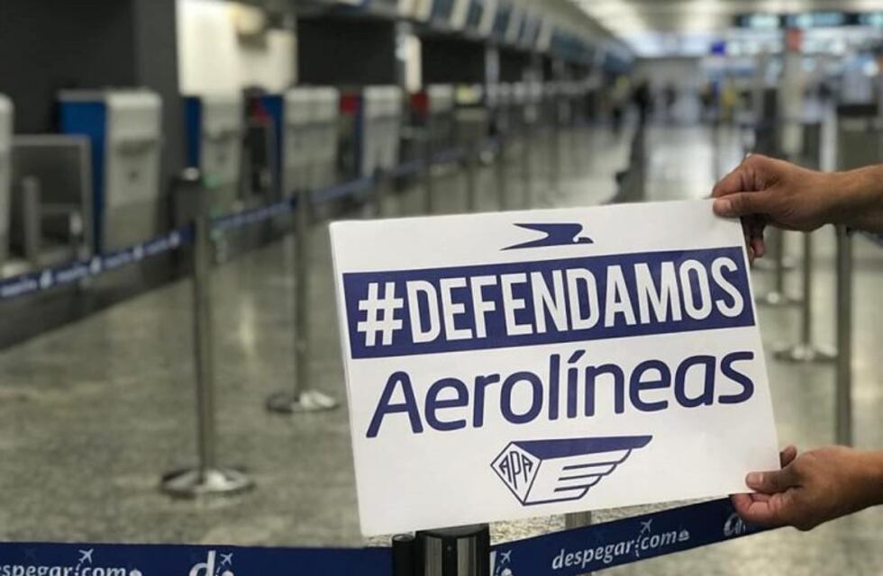 Se realizará un "banderazo" en defensa de Aerolíneas Argentinas en el Paso Garibaldi