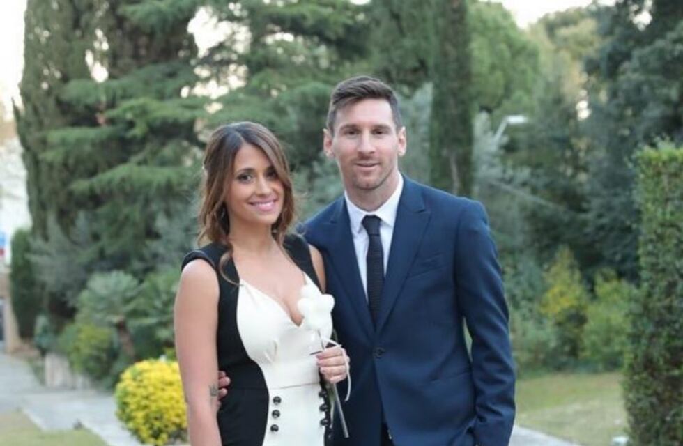 Antonela Roccuzzo mostró el lado B del bautismo al que fueron con Messi