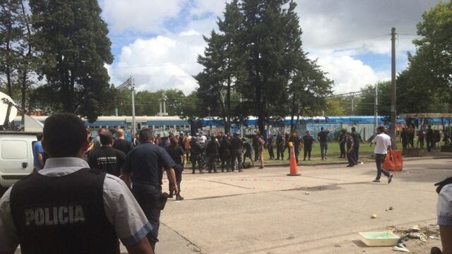 Incidentes y detenidos en las puertas de la fiscalu00eda de Florencio Varela.
