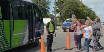 El traslado de los rugbiers detenidos tras salir del Juzgado de Garantías 6 de Villa Gesell\u002E Foto: Mario Quinteros\u002E