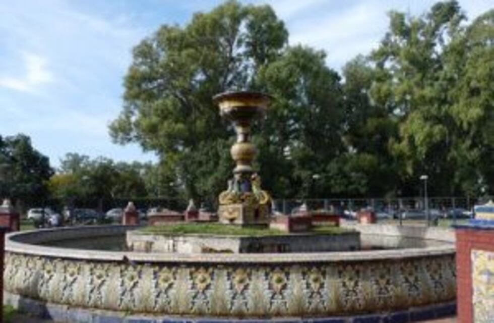 Restaurarán la Fuente de los españoles, vandalizada durante años